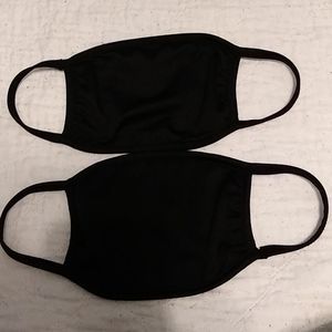 🎀3/18. 2 face masks black NWOT OSFM washable